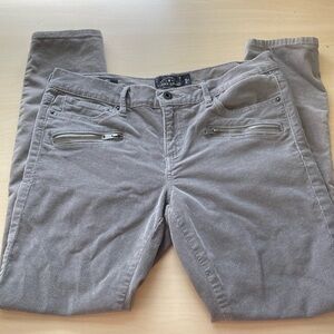 Lucky Brand 🍀 corduroy Charlie fit jeans